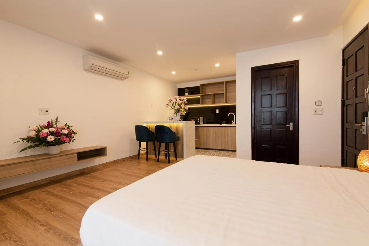 Emily Hotel & Apartment Da Nang 3*,