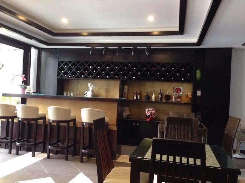 Emily Hotel & Apartment Da Nang