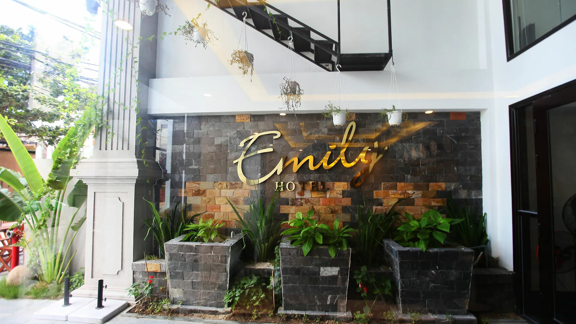 Emily Hotel & Apartment Da Nang