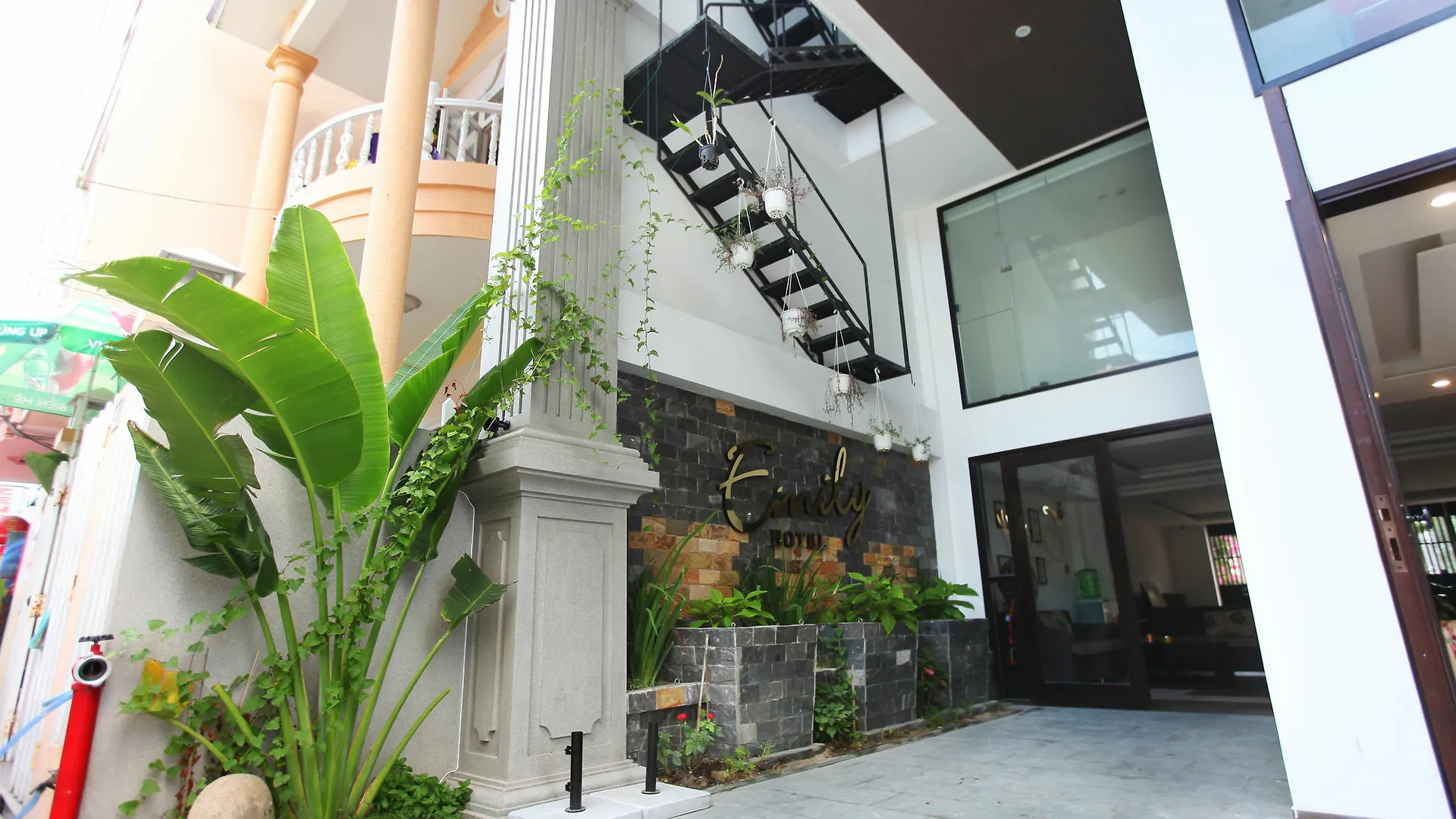 Emily Hotel & Apartment Da Nang